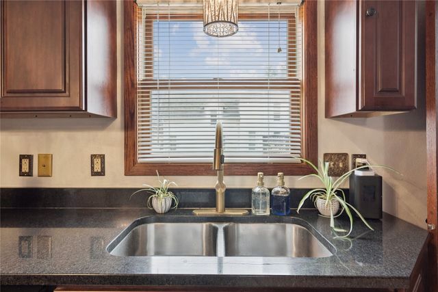 426 East Street, Grinnell, IA 50112