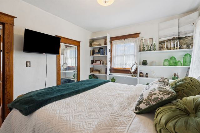 426 East Street, Grinnell, IA 50112