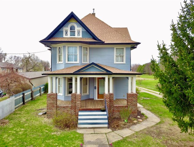 426 East Street, Grinnell, IA 50112