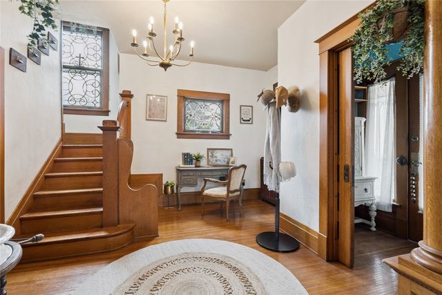 426 East Street, Grinnell, IA 50112