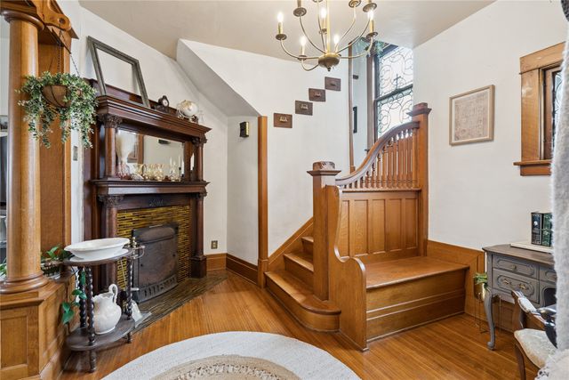 426 East Street, Grinnell, IA 50112