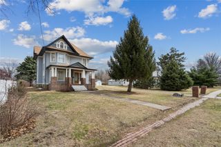 426 East Street, Grinnell, IA 50112