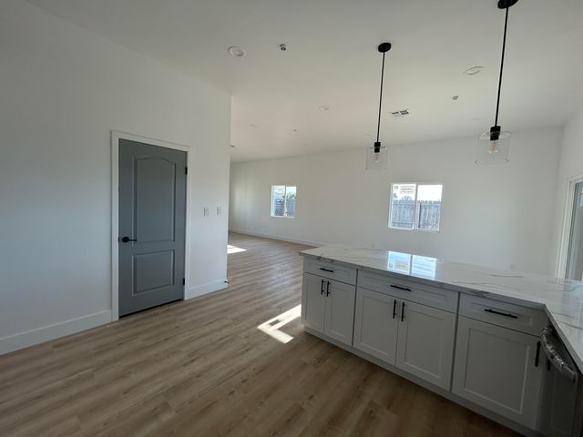 8225 Dogwood Avenue, California City, CA 93505