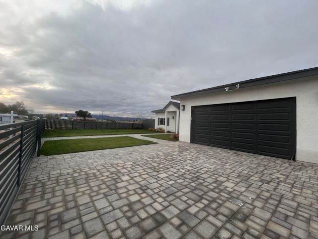 8225 Dogwood Avenue, California City, CA 93505