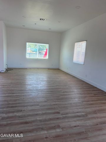 8225 Dogwood Avenue, California City, CA 93505