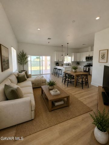 8225 Dogwood Avenue, California City, CA 93505