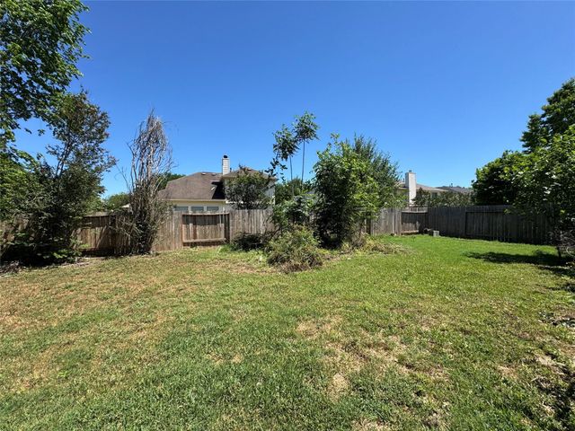 8530 Calverton Pines Lane, Houston, TX 77095