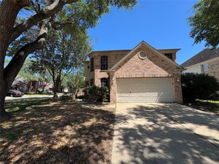8530 Calverton Pines Lane, Houston, TX 77095