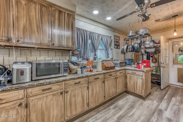391 Railroad Street, Bluff City, TN 37618