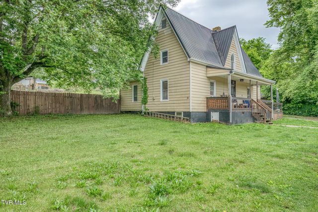 391 Railroad Street, Bluff City, TN 37618