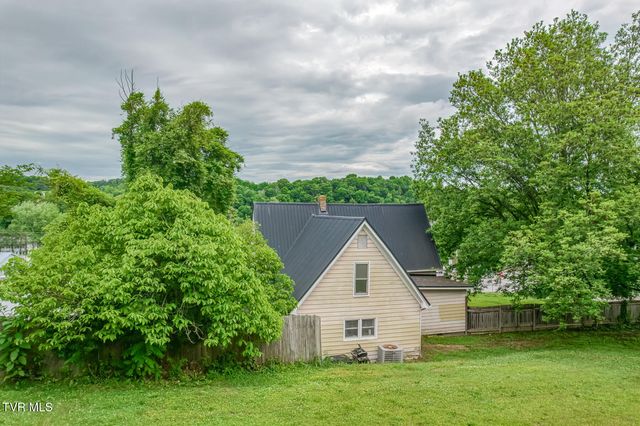 391 Railroad Street, Bluff City, TN 37618