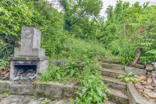 391 Railroad Street, Bluff City, TN 37618