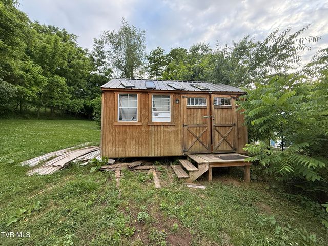 391 Railroad Street, Bluff City, TN 37618