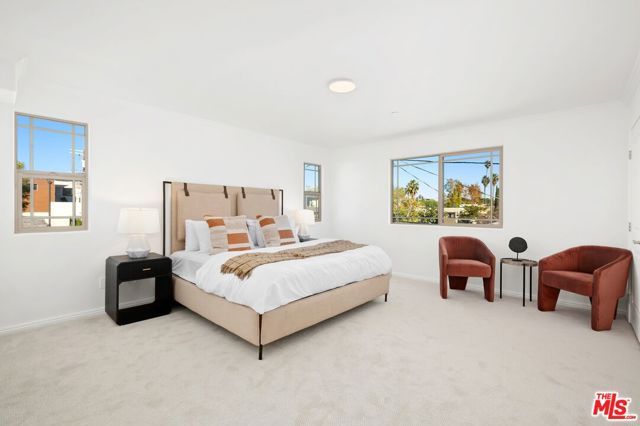 822 N Mccadden Place, Los Angeles, CA 90038