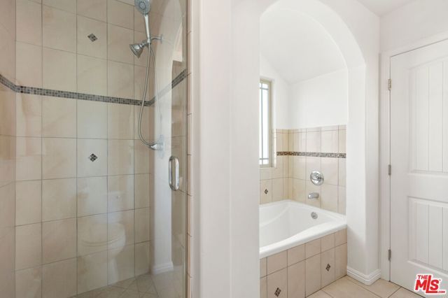 822 N Mccadden Place, Los Angeles, CA 90038