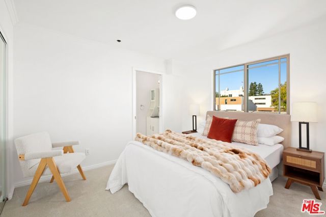 822 N Mccadden Place, Los Angeles, CA 90038