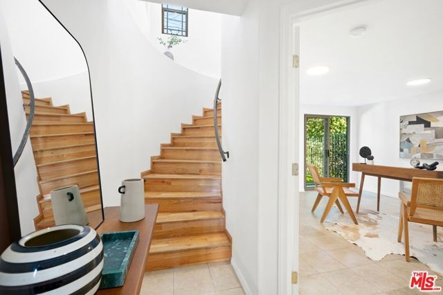 822 N Mccadden Place, Los Angeles, CA 90038