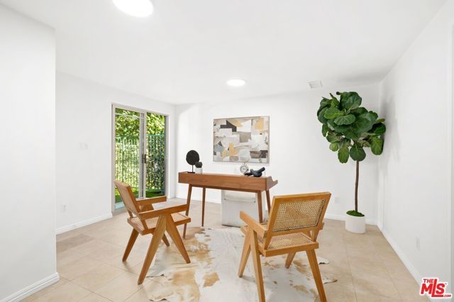 822 N Mccadden Place, Los Angeles, CA 90038