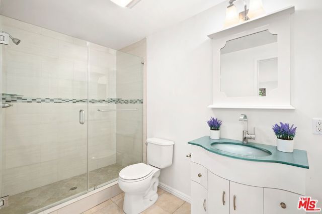 822 N Mccadden Place, Los Angeles, CA 90038