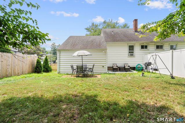 216 Country Road, Fairfield, CT 06824