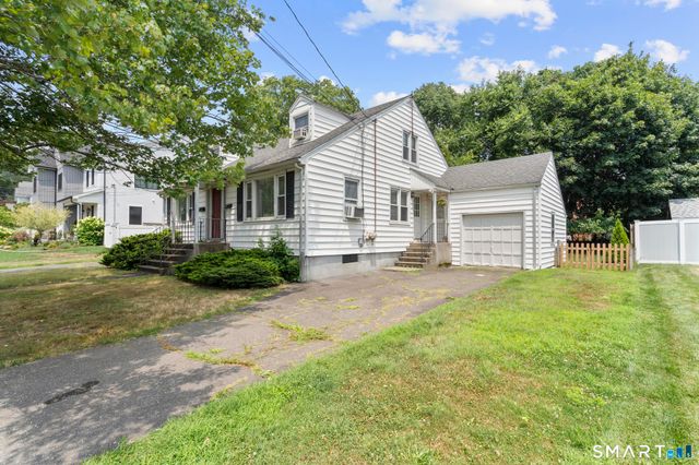 216 Country Road, Fairfield, CT 06824