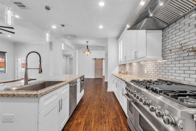 17 Bellingham Court, Montgomery, TX 77356