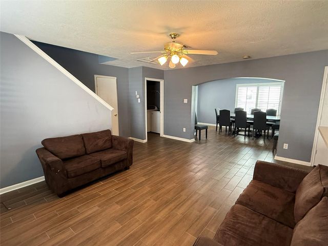 8615 Tartan Walk Lane, Houston, TX 77075