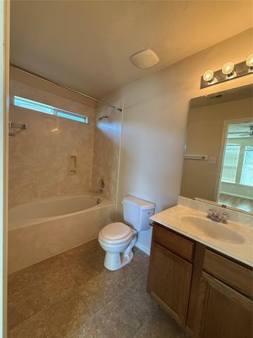 8615 Tartan Walk Lane, Houston, TX 77075