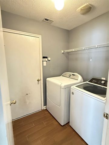 8615 Tartan Walk Lane, Houston, TX 77075