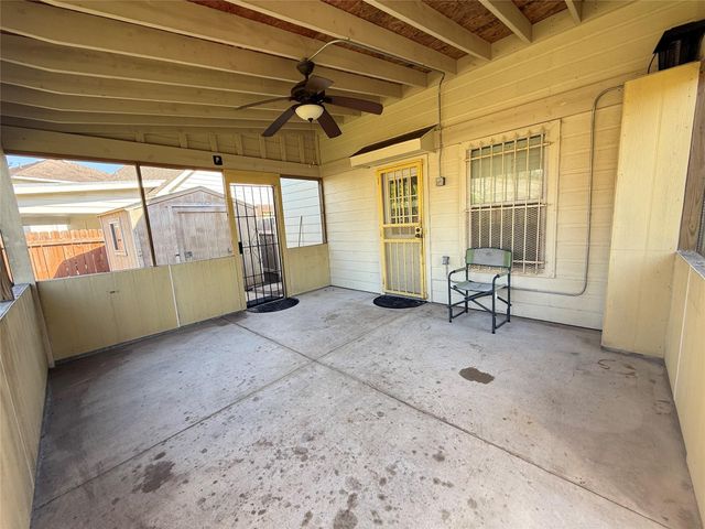 8615 Tartan Walk Lane, Houston, TX 77075