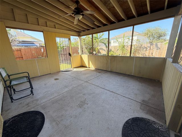 8615 Tartan Walk Lane, Houston, TX 77075