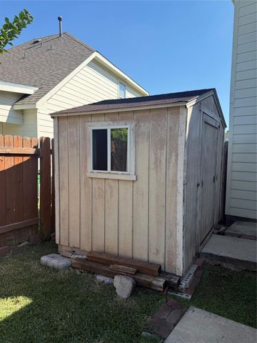 8615 Tartan Walk Lane, Houston, TX 77075