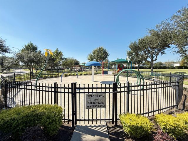 8615 Tartan Walk Lane, Houston, TX 77075