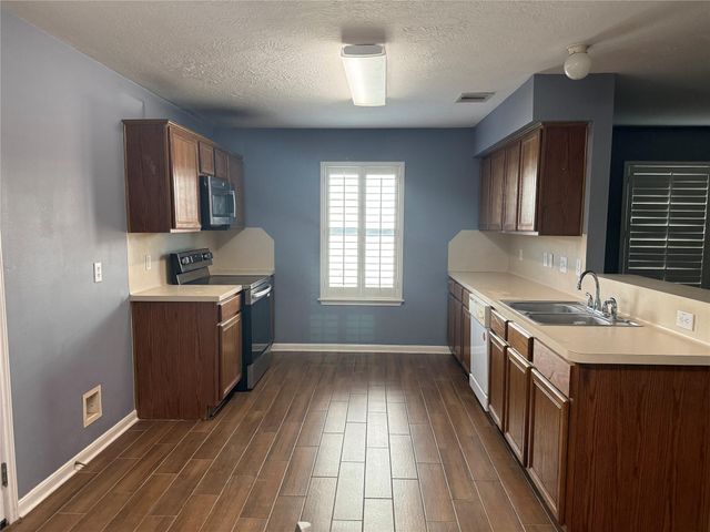 8615 Tartan Walk Lane, Houston, TX 77075