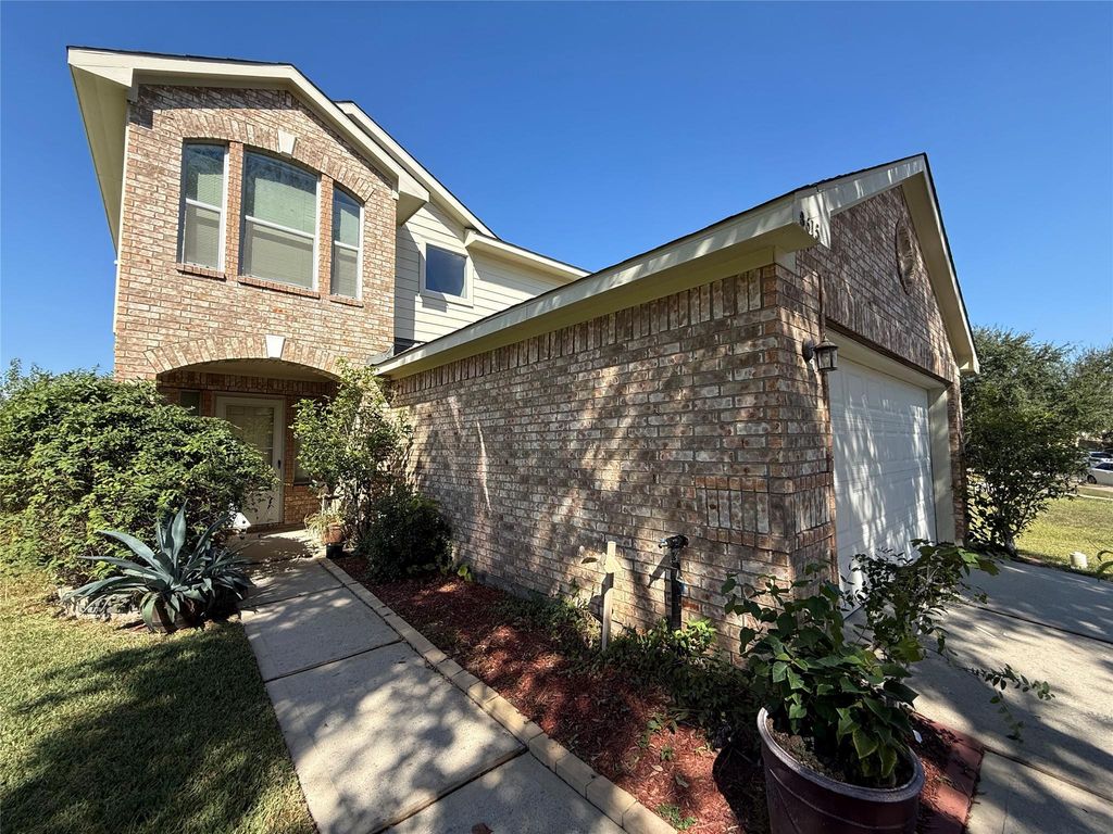 8615 Tartan Walk Lane, Houston, TX 77075