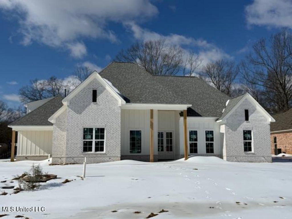 1811 Baisley Drive, Nesbit, MS 38651