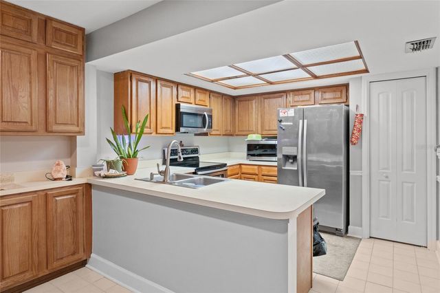 13140 VILLAGE CHASE CIRCLE, Tampa, FL 33618