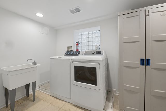 3748 S Honore Avenue, Chicago, IL 60609