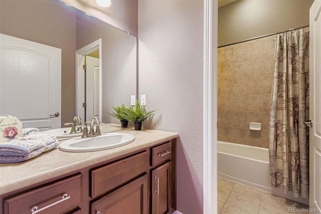 8265 S Country Club Parkway, Aurora, CO 80016