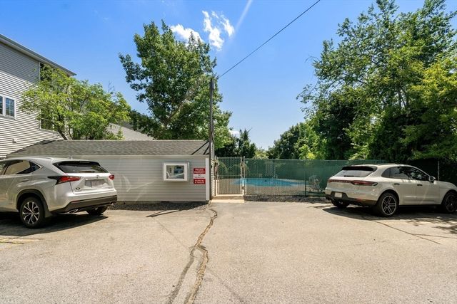 1105 Lexington Street 4-1, Waltham, MA 02451