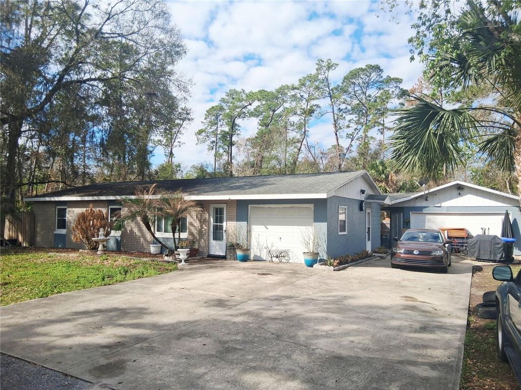 Image 2 of property listing at 1722 BONNEVILLE DRIVE, Orlando, FL 32826
