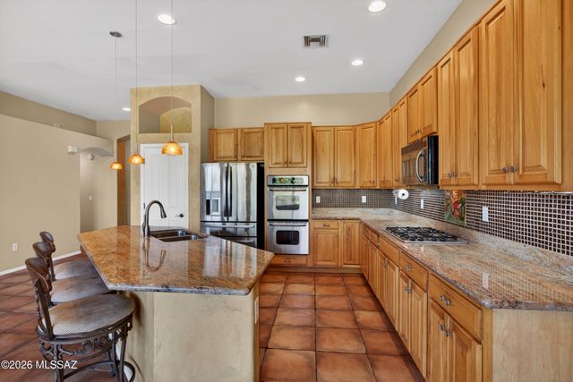 10831 S Heart Break Ridge Place, Vail, AZ 85641