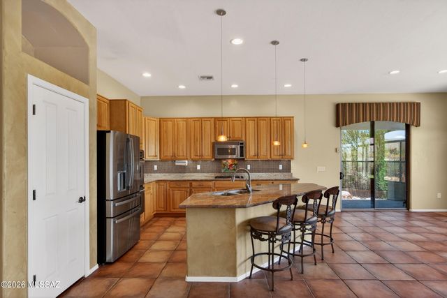 10831 S Heart Break Ridge Place, Vail, AZ 85641