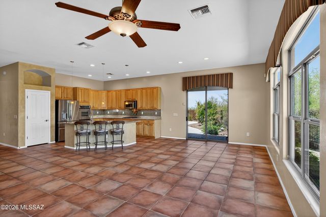 10831 S Heart Break Ridge Place, Vail, AZ 85641