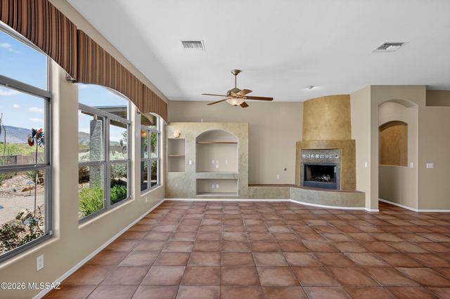 10831 S Heart Break Ridge Place, Vail, AZ 85641