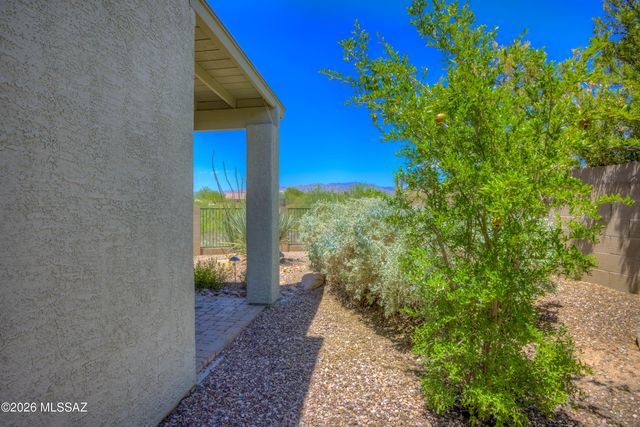 10831 S Heart Break Ridge Place, Vail, AZ 85641