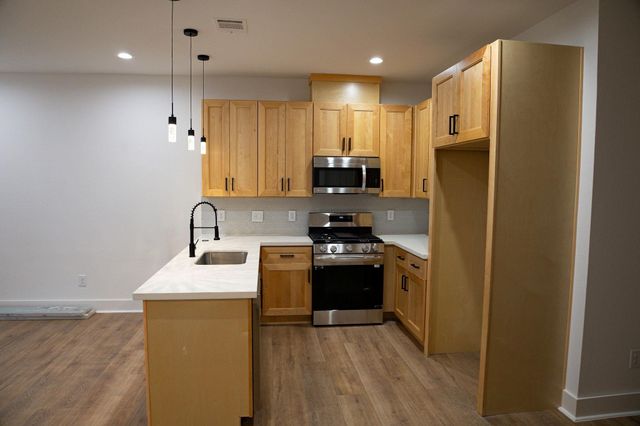 8805 Parkway Drive, Houston, TX 77088