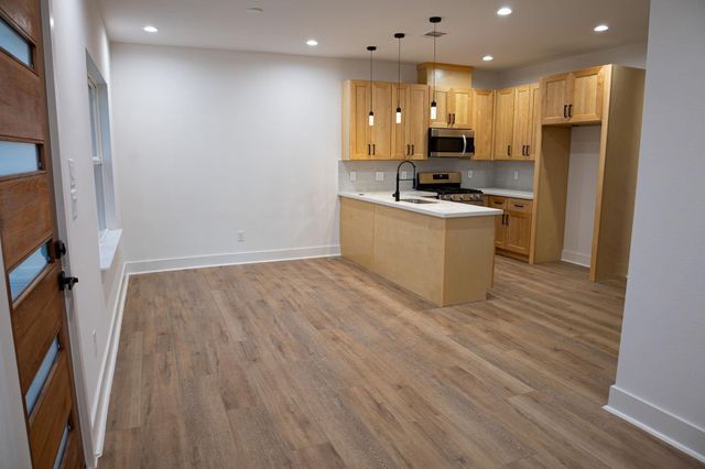 8805 Parkway Drive, Houston, TX 77088