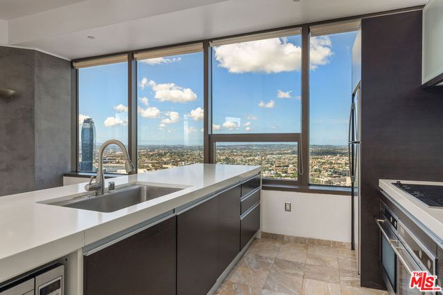 1100 Wilshire Boulevard 2911, Los Angeles, CA 90017