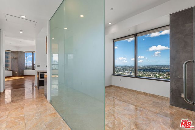 1100 Wilshire Boulevard 2911, Los Angeles, CA 90017